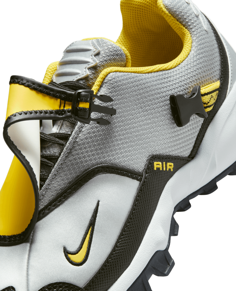 Nike ACG Phassad (Black/Yellow Zest-Metalic Silver)