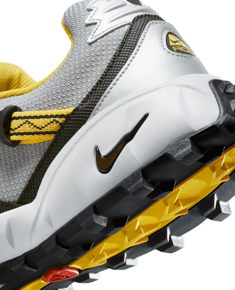 Nike ACG Phassad (Black/Yellow Zest-Metalic Silver)